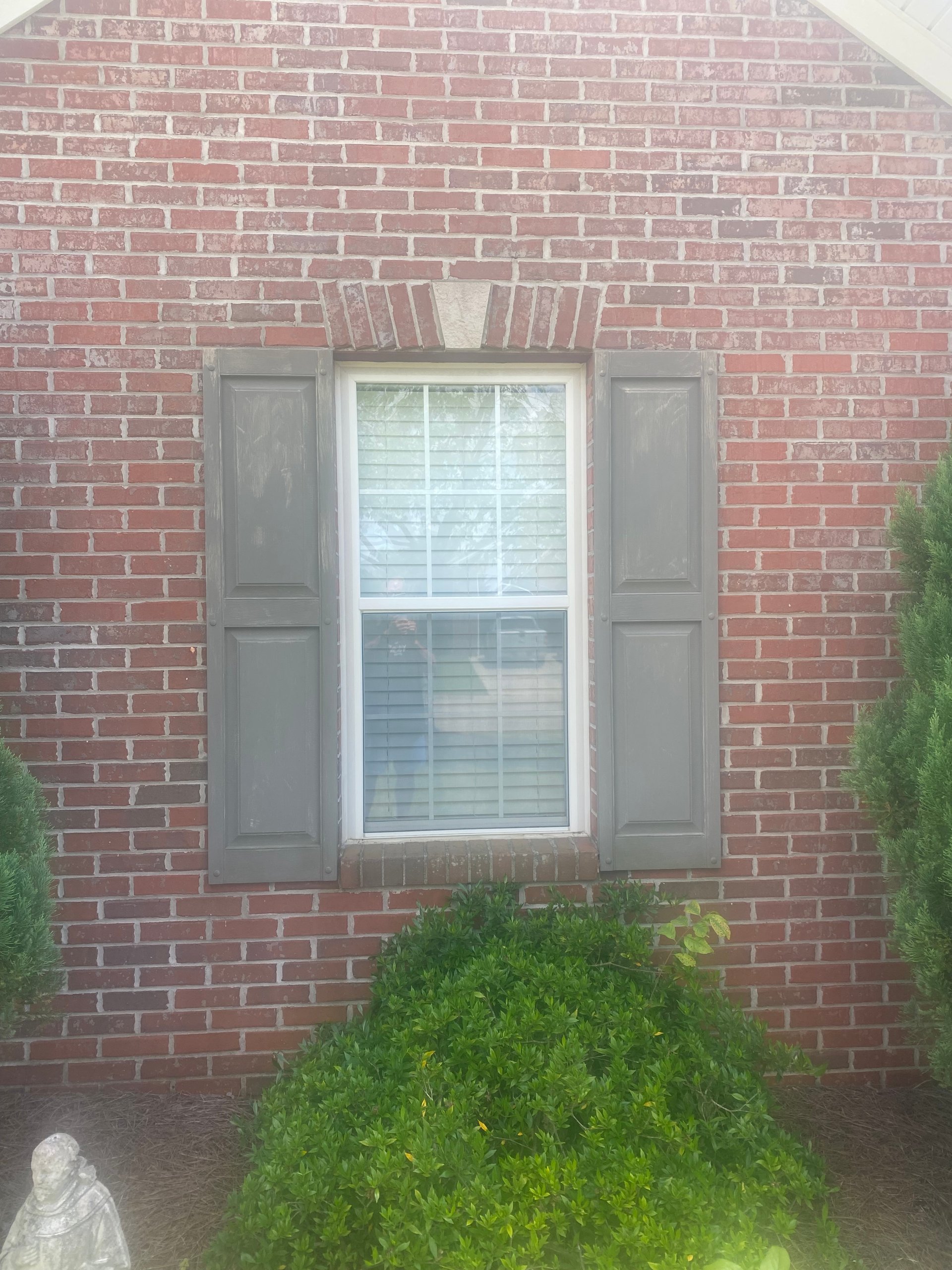 Coloring page of a radiant sunrise with detailed rays